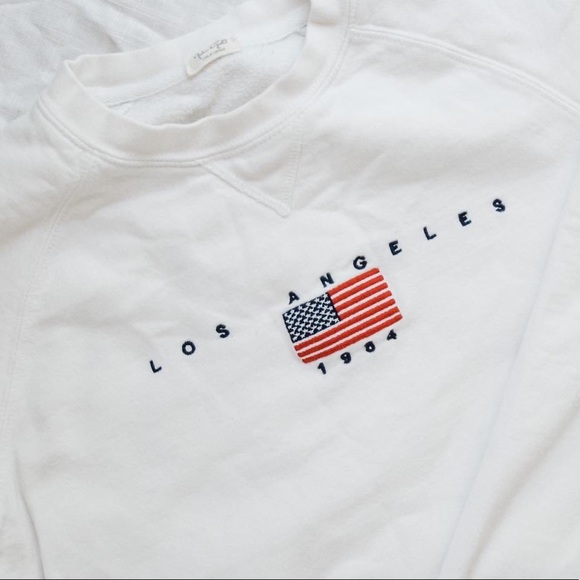 brandy Melville crewneck ! - Picture 2 of 3